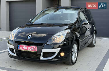 Минивэн Renault Scenic 2011 в 
