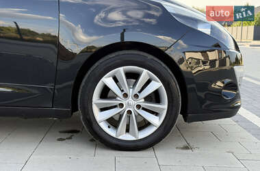 Минивэн Renault Scenic 2011 в 