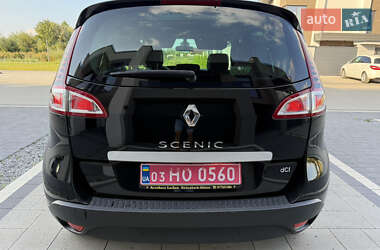 Минивэн Renault Scenic 2011 в 