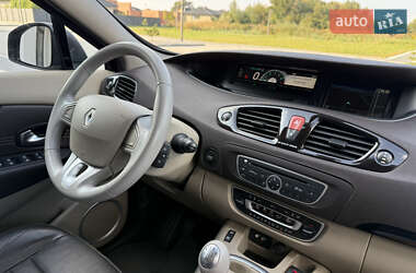 Минивэн Renault Scenic 2011 в 