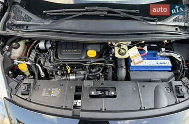 Минивэн Renault Scenic 2011 в 