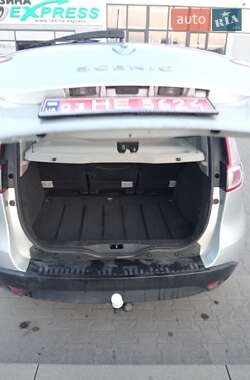Минивэн Renault Scenic 2009 в 
