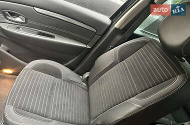 Минивэн Renault Scenic 2013 в 