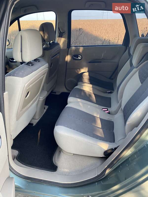 Минивэн Renault Scenic 2004 в Умани