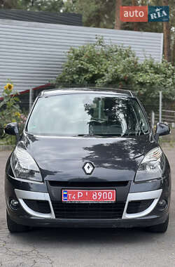 Минивэн Renault Scenic 2011 в 