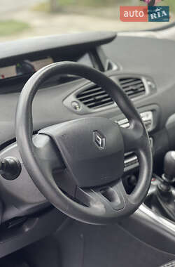 Минивэн Renault Scenic 2011 в 