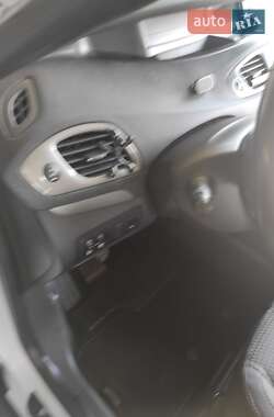 Минивэн Renault Scenic 2015 в 