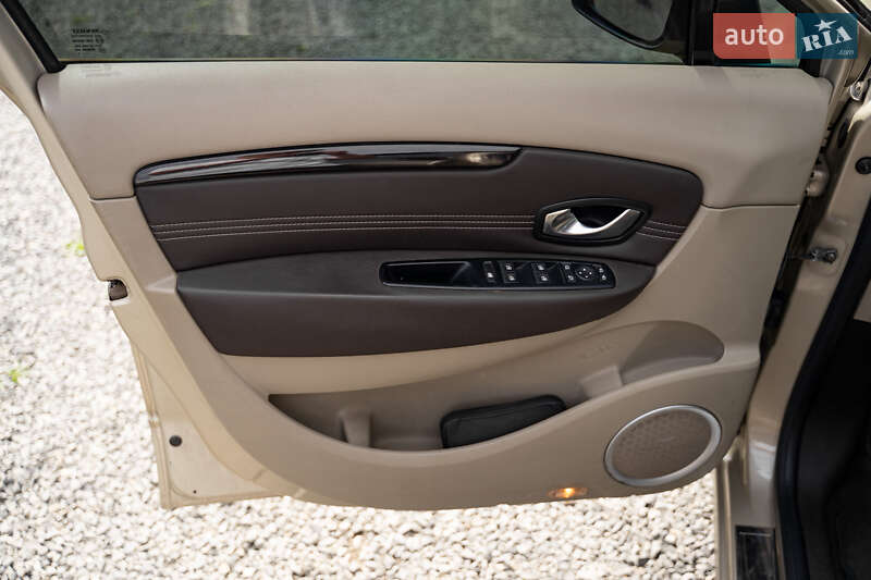 Минивэн Renault Scenic 2011 в Львове