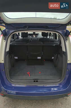 Минивэн Renault Scenic 2009 в 
