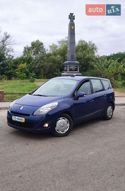 Минивэн Renault Scenic 2009 в 