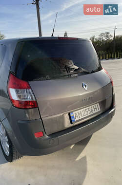 Минивэн Renault Scenic 2005 в 