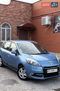 Минивэн Renault Scenic 2011 в 