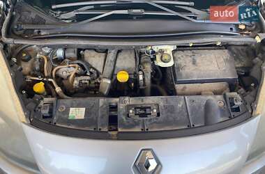 Минивэн Renault Scenic 2010 в 