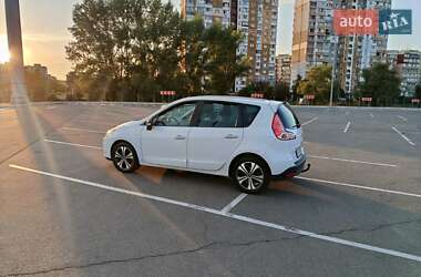 Минивэн Renault Scenic 2011 в 