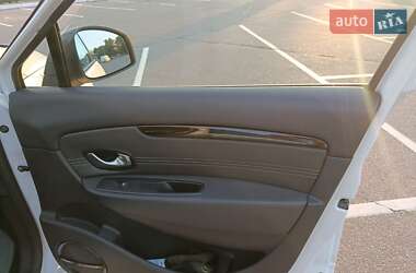 Минивэн Renault Scenic 2011 в 
