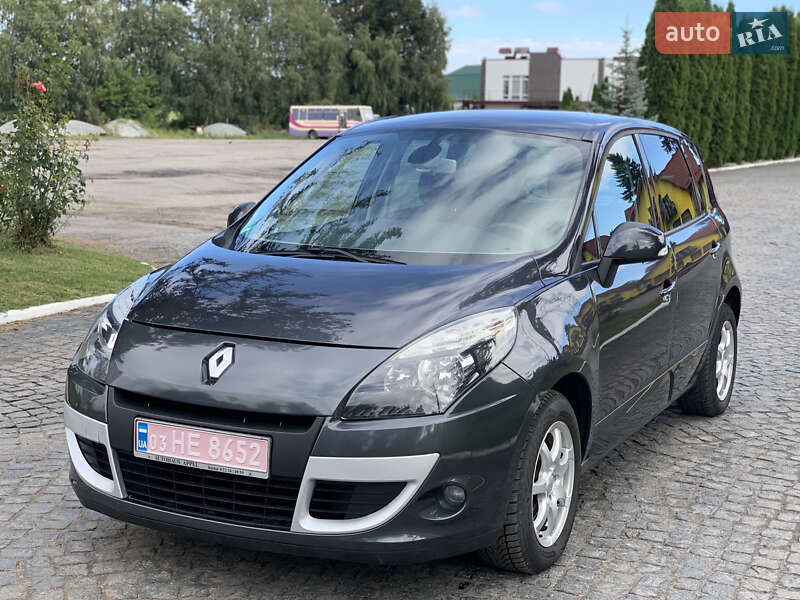 Минивэн Renault Scenic 2010 в 