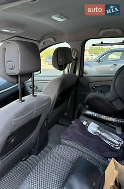 Минивэн Renault Scenic 2012 в 