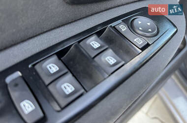 Минивэн Renault Scenic 2013 в 