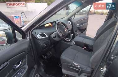 Минивэн Renault Scenic 2010 в 