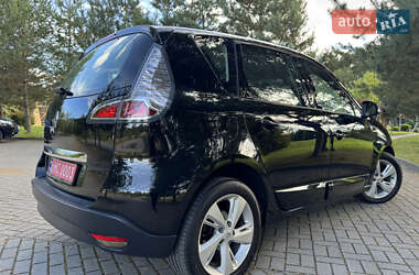 Минивэн Renault Scenic 2013 в 