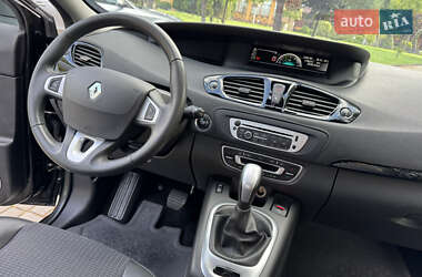 Минивэн Renault Scenic 2013 в 