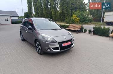 Минивэн Renault Scenic 2011 в 