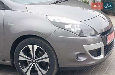 Минивэн Renault Scenic 2011 в 