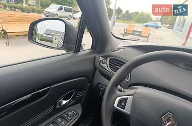 Минивэн Renault Scenic 2011 в 