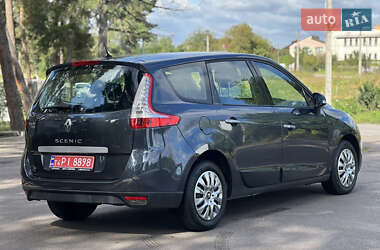 Минивэн Renault Scenic 2009 в 