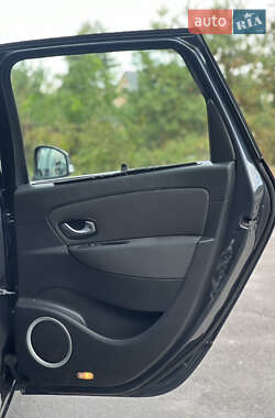 Минивэн Renault Scenic 2009 в 