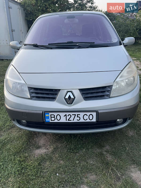Минивэн Renault Scenic 2004 в 