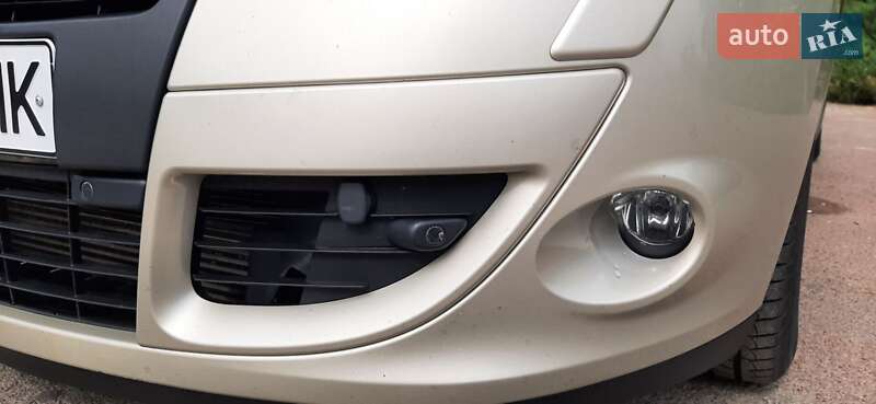 Минивэн Renault Scenic 2011 в Овруче