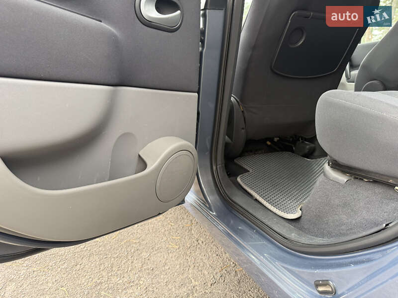 Минивэн Renault Scenic 2008 в Виннице