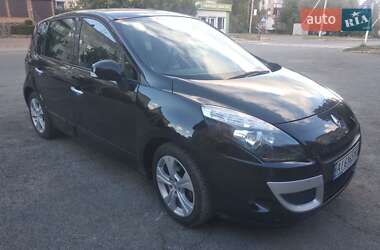 Минивэн Renault Scenic 2011 в 