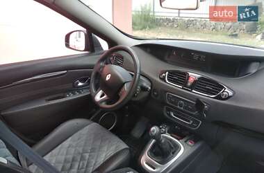 Минивэн Renault Scenic 2011 в 