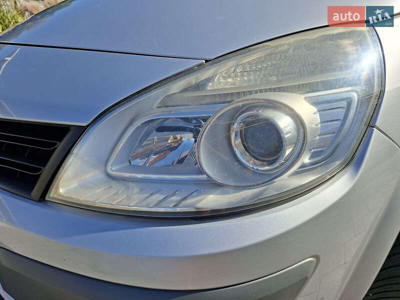 Минивэн Renault Scenic 2007 в Луцке