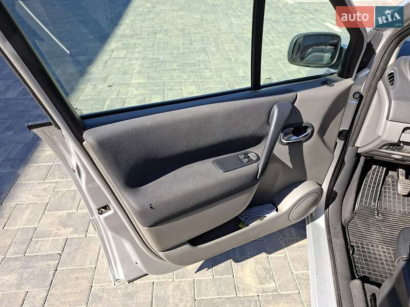 Минивэн Renault Scenic 2007 в Луцке