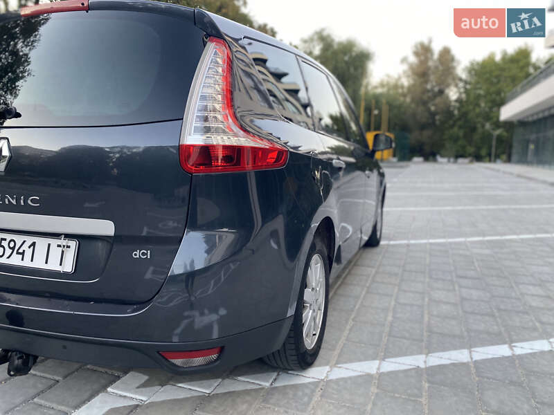 Минивэн Renault Scenic 2011 в Ровно