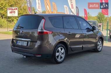 Минивэн Renault Scenic 2010 в 