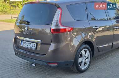 Минивэн Renault Scenic 2010 в 