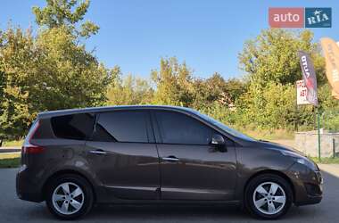 Минивэн Renault Scenic 2010 в 