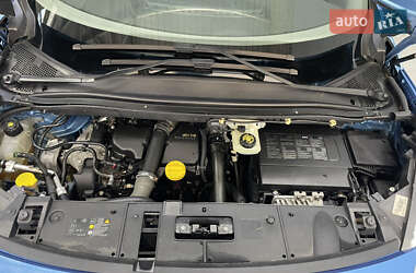 Минивэн Renault Scenic 2013 в 