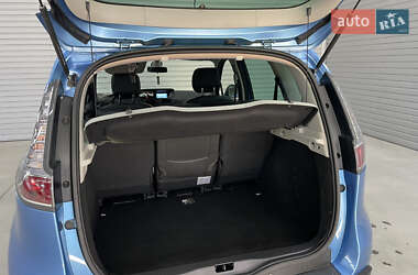 Минивэн Renault Scenic 2013 в 
