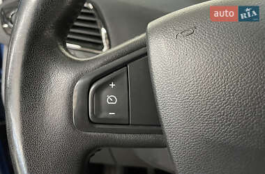 Минивэн Renault Scenic 2013 в 