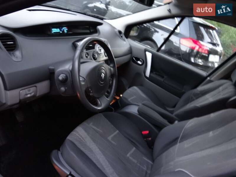 Минивэн Renault Scenic 2005 в Черкассах