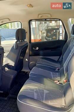 Минивэн Renault Scenic 2004 в 
