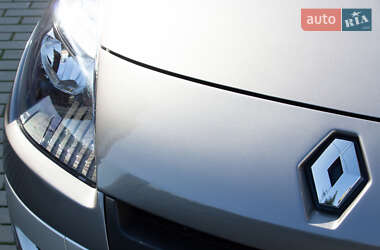 Минивэн Renault Scenic 2010 в 