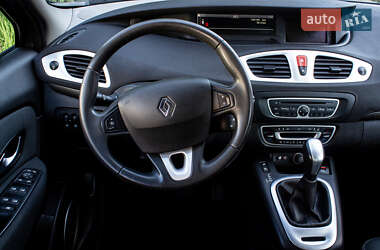 Минивэн Renault Scenic 2010 в 