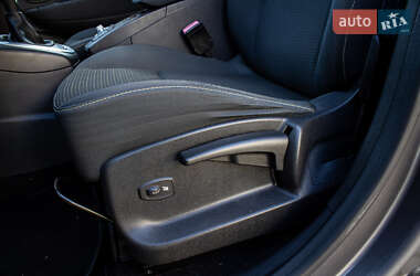 Минивэн Renault Scenic 2010 в 
