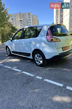 Минивэн Renault Scenic 2009 в 
